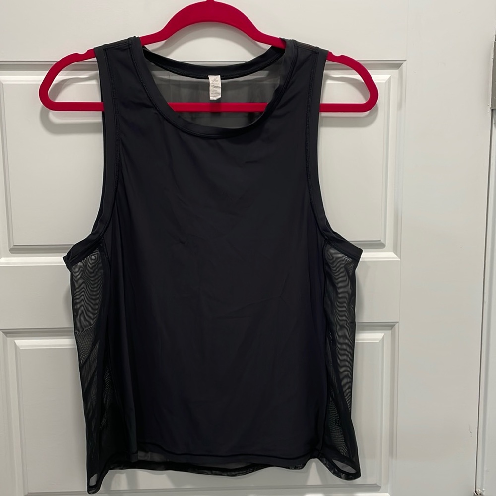 Lululemon size 8 mesh back tank
